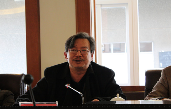 董文浩做工作汇报