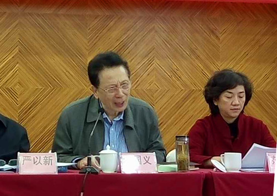 邱国义作说明